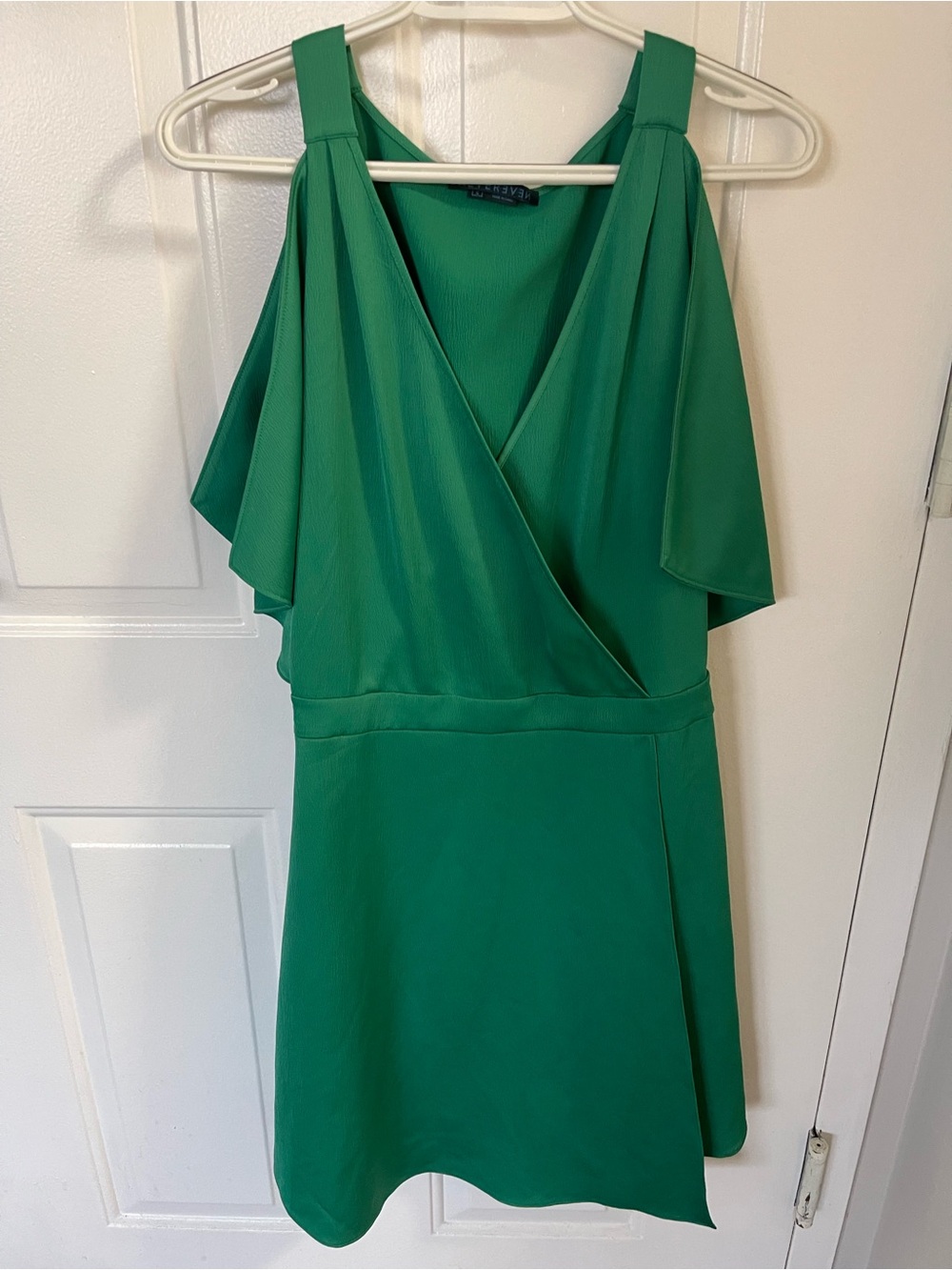 NEVEREVEN Emerald Green Cold Shoulder Sleeves Mini Dress Small